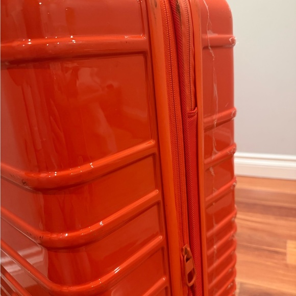 Beis Medium Check In Roller 26” in Flame - Picture 3 of 6